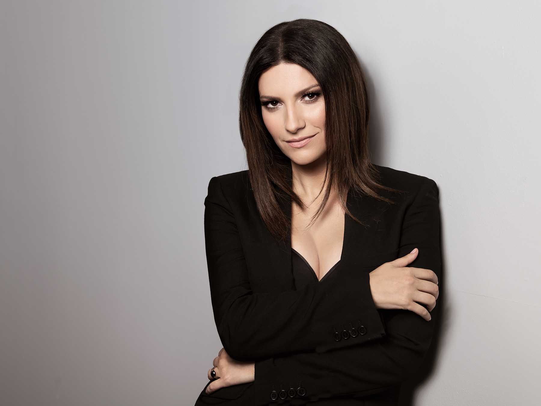 Laura Pausini è una cantante di successo ma la ricordi al suo